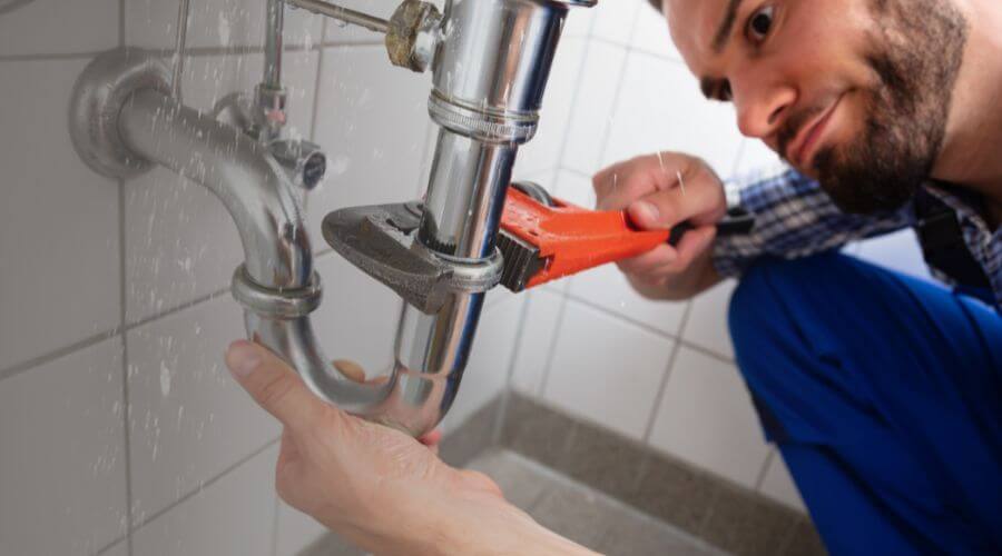 Expert burst pipe repair services in Clinton, NC
